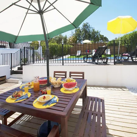 Villa In Albufeira Near Praia Da Oura Beach Vila *