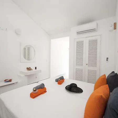 Villa In Albufeira Near Praia Da Oura Beach וילה אלבופיירה